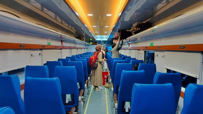 PT Kereta Api Indonesia (Persero) (KAI) resmi meluncurkan Kereta Ekonomi New Generation di Stasiun Pasar Senen, Selasa (26/9).