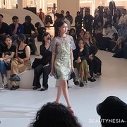 Potret Koleksi Danjyo Hiyoji di Penampilan Teater Musikal 'Mamma Mia!' Fashion Nation Senayan City