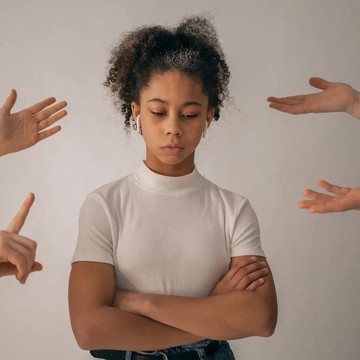 5 Kalimat yang Sengaja Diucapkan Orang Lain agar Kamu Merasa Insecure