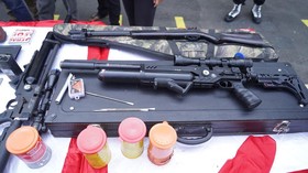 Polisi Sita Narkoba hingga Air Softgun Saat Gerebek Kampung Bahari