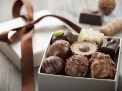 Ngeri! Wanita Diduga Tewas Usai Makan Permen Cokelat dari Peramal