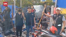 VIDEO: Polisi Gerebek Kampung Bahari, Sita Narkoba, Sajam dan Senpi