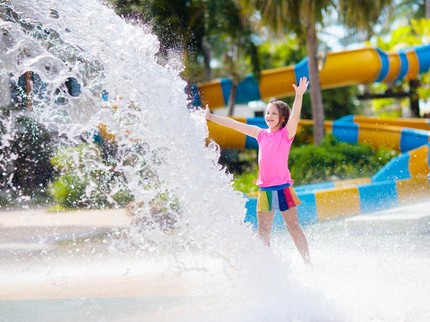 25 Waterpark & Kolam Renang Terdekat di Jakarta, Liburan Seru untuk Si Kecil