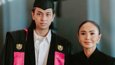 7 Potret Wisuda Cavin Anak Yuni Shara di Curtin University Singapore