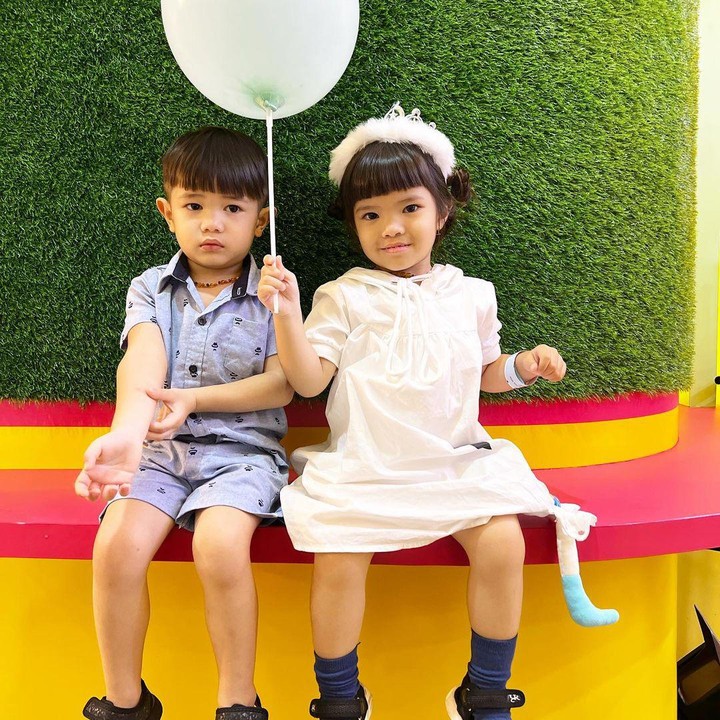 <p>"<em>MasyaAllah tabarakallah</em>, gemesin banget ini <em>twin</em>," jelas seorang netizen dengan emotikon hati. "Selalu bikin <em>guemeeesssss</em>," kata yang lainnya. (Foto: Instagram: @ratnagalih)</p>