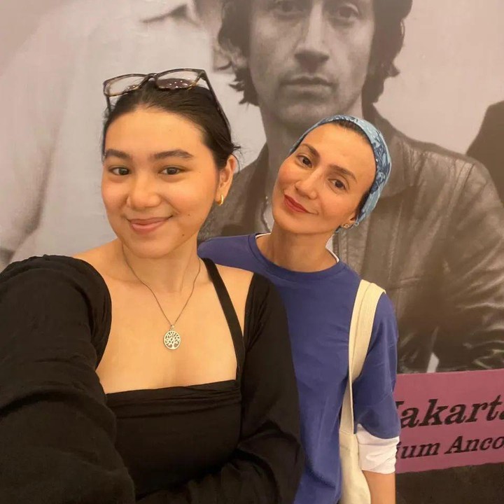 <p>Shalima adalah anak perempuan pertama Wanda Hamidah dari pernikahannya dengan Cyril Raoul Hakim, yang berakhir dengan perceraian pada 2012. (Foto: Instagram @wanda_hamidah/ @shalimahakim)</p>