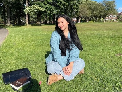 7 Potret Putri Wanda Hamidah, Dipuji Cantik & Kuliah di UGM