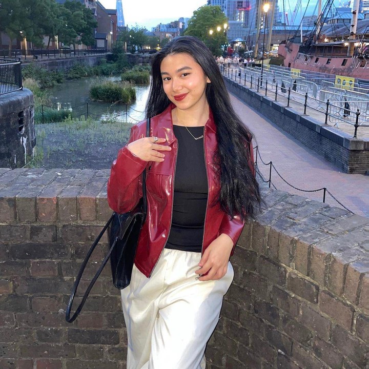 <p>Shalima kerap tampil casual namun dengan gaya pakaian yang modis, Bunda. Selain itu, putri sulung Wanda Hamidah ini juga sering mengenakan <em>make up</em> yang simpel. (Foto: Instagram @shalimahakim)</p>