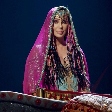 Sewa 4 Pengawal, Cher Culik Anak Kandung yang Kecanduan Narkoba di Hotel