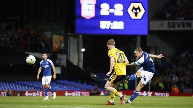 Pelatih Ipswich Town Kieran McKenna memuji penampilan Elkan Baggott dan kawan-kawan usai mengalahkan Wolverhampton Wanderers pada babak ketiga Carabao Cup.