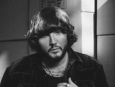 Lirik Terjemahan Lagu Naked James Arthur
