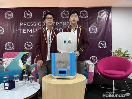 Bangga! Dua Siswa Indonesia Pamerkan Mesin Portable Pembuat Tempe di Austria