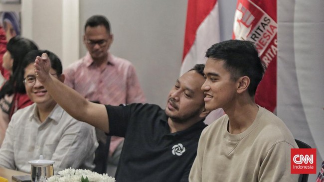 Susunan pengurus baru Federasi Panjat Tebing Indonesia (FPTI) yang diketuai Yenny Wahid terdapat nama Kaesang Pangarep hingga Rocky Gerung pada Kamis (18/1).