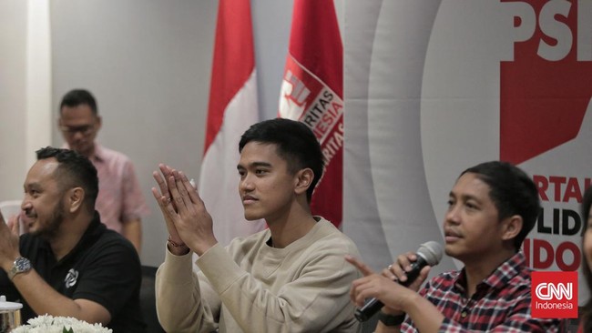 Raja Juli sebut Kaesang Pangarep tak maju Pilkada 2024, lebih pilih upaya dan urus keluarga.