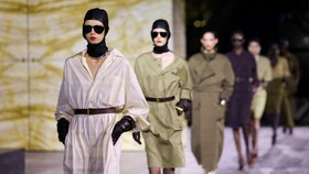 Penghargaan Abadi untuk Warisan Safari Yves Saint Laurent