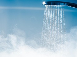 Mandi Air Hangat Usai Kerja, Apa Manfaatnya buat Tubuh?