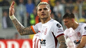 Viral Penalti Meleset Mauro Icardi, Gagal Tiru Trik Messi-Suarez