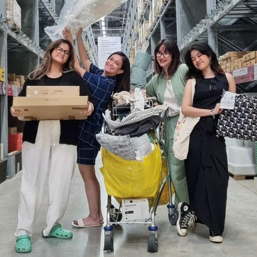 Awetnya Persahabatan Unik Novita Angie & Ersa Mayori, Menular ke Anak hingga Suami