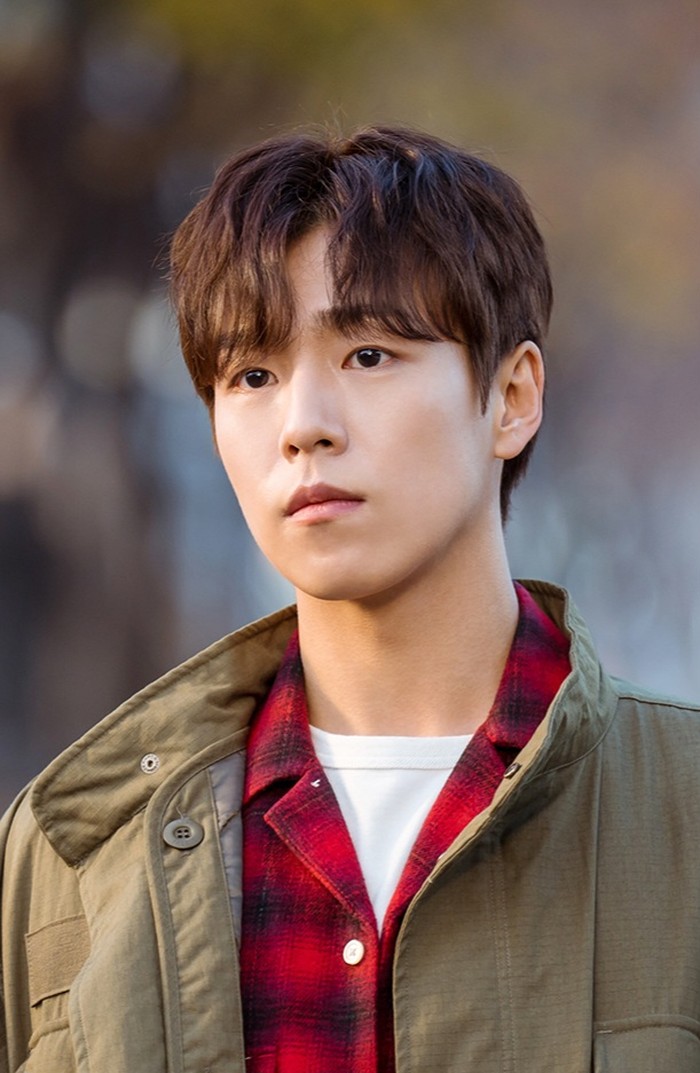 Oktober mendatang, ia kembali ke layar drama lewat A Good Day To Be A Dog sebagai guru sejarah bernama Lee Bo Gyeom. Ayo, siapa yang menunggu pesona Hyun Woo dalam drama ini, Beauties?/ Foto: soompi.com
