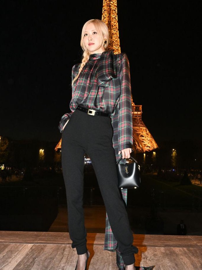 Bagaimana gaya Rosé BLACKPINK kali ini menurut kamu, Beauties?/ Foto: Corbis via Getty Images/Stephane Cardinale - Corbis