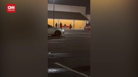 VIDEO: Toko Barang Mewah Di Philadelphia AS Dijarah Ratusan Remaja