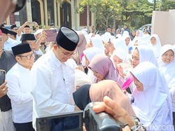 Safari Politik Anies-Cak Imin: Doa Kiai Hisyam hingga Janji Gus Mujib