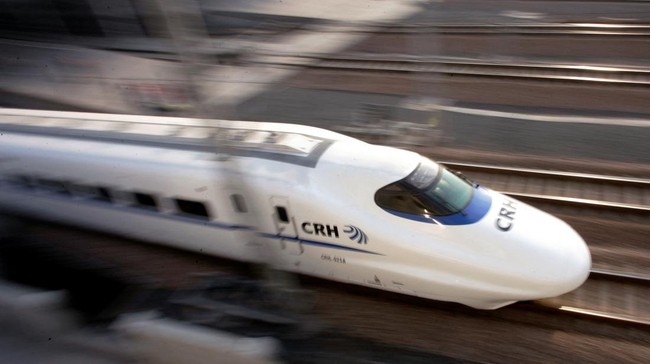 Kereta api cepat China baru berkecepatan 350 km per jam resmi beroperasi di Sichuan pada Selasa (26/12) kemarin.