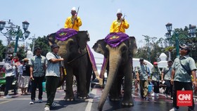 Dua Gajah Kawal Grebeg Maulud Keraton Yogya Peringati Maulid Nabi