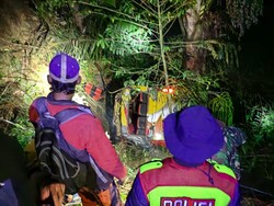 Elf Terperosok ke Jurang di Garut, 10 Orang Luka