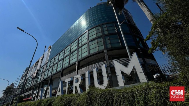 Hoaks Manajemen Mal Atrium Senen membantah massa pendemo masuk ke dalam pusat perbelanjaan yang berlokasi di Senen, Jakarta Pusat, tersebut.