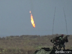 Latihan TNI AD di Lumajang: Rudal Arhanud Hancurkan Pesawat Musuh