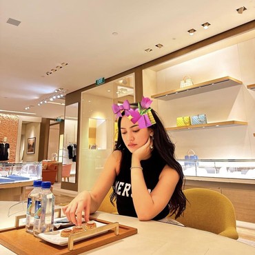 Kesurupan di Panggung, Happy Asmara Disuruh Mendekatkan Diri ke Tuhan