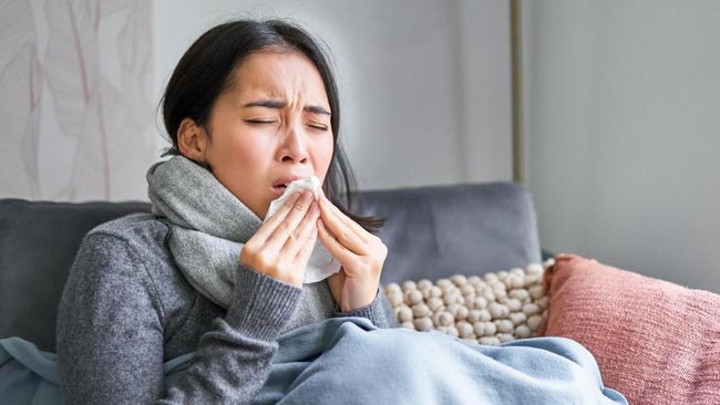 Kasus super flu atau influenza A H3N2 subclade K yang terdeteksi di sejumlah wilayah Indonesia. Sebaiknya waspada dan kenali cara pencegahannya.