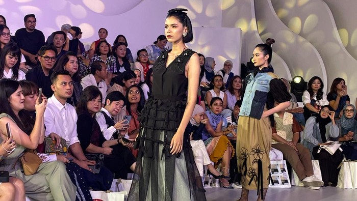 Artisan A La Mode Hadirkan Tiga Desainer Visioner Indonesia dalam Senayan City Fashion Nation 17th