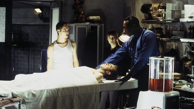 Jadwal Bioskop Trans TV hari ini (30 Oktober) Final Destination. Berikut sinopsis Final Destination dibintangi Devon Sawa hingga Kerr Smith.