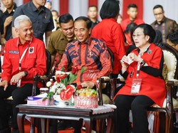 Bisik-bisik Jokowi ke Ganjar soal Kerja Sehabis Dilantik