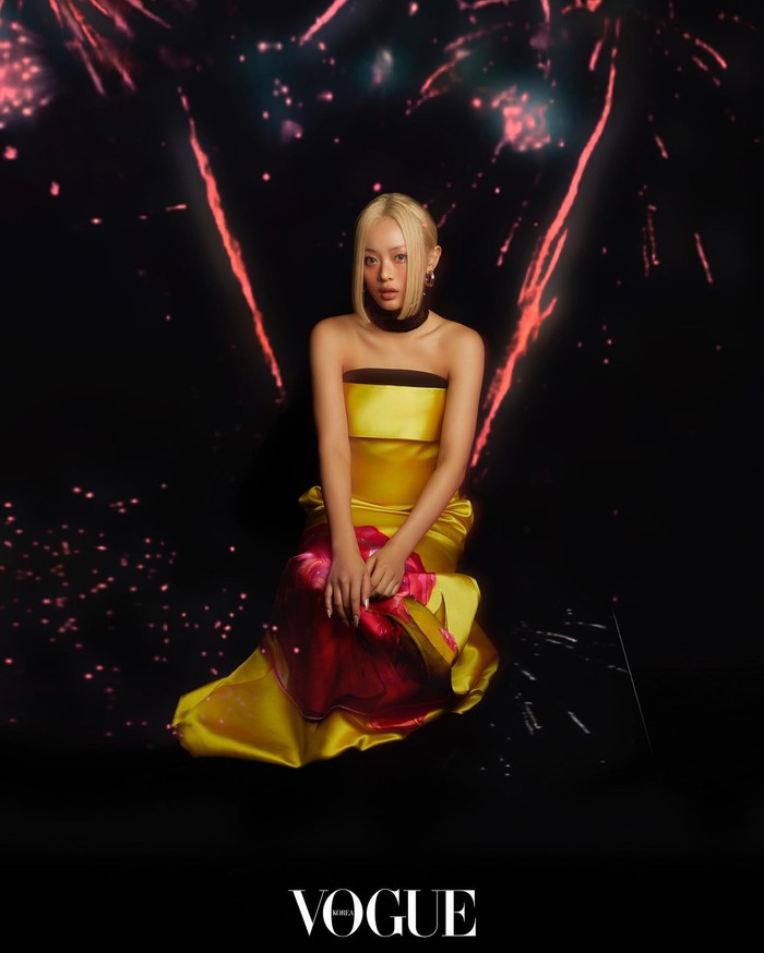 Hanni menggunakan Cruise Collection 2024 yang ciptakan citra anak muda banget, Beauties. Bak bunga baru mekar sekaligus terlihat trendi./ Foto: instagram.com/newjeans_official