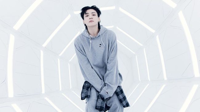 Jungkook BTS menjadi atau juru masak di kamp militer setelah ia menyelesaikan pelatihan dasar militer beberapa waktu lalu. 