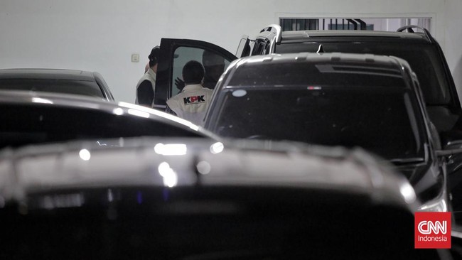 Penggeledahan di rumah Sekjen Kementan di Bogor dilakukan berbarengan dengan penggeledahan di rumah dinas Mentan Syahrul Yasin Limpo di Jakarta pada pekan lalu.