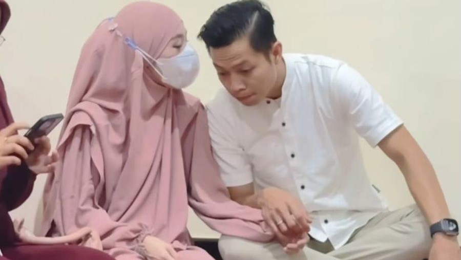 Larissa Chou dan Ikram Rosyadi