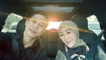 Highlight Dunia Hiburan InsertLive : Profil Ikram Rosadi, Suami Larissa Chou yang Digugat Cerai