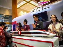 Senangnya Pengunjung Hub Space X KAI Expo 2023 Bisa Jajal Kereta Cepat