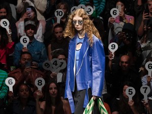 5 Hal Menarik dari Milan Fashion Week 2024, Ada Peragaan Serba 'Nggak Siap' 