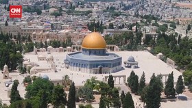VIDEO: Warga Palestina Rayakan Maulid Nabi di Masjid Al Aqsa