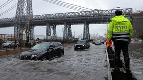 Banjir di New York Rendam Kereta Bawah Tanah