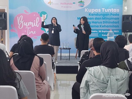 Intip 7 Potret Ceria Bunda-bunda Bandung Bersiap Prenatal Yoga di Bumil Time