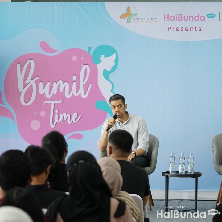 <p>Seperti di kota sebelumnya, acara ini turut dihadiri oleh para ahli. Mulai dari dr. Ryandra Prakasa Tryastama Sp.OG yang memberikan talkshow seputar kesehatan Bumil dan instruktur prenatal yoga Fariha Salma Ghoer. (Foto: Tim HaiBunda)</p>