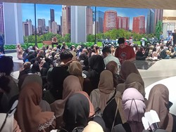 Soulmate Ramai Antre Tunggu Penampilan Kahitna di Hub Space 2023