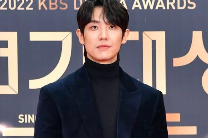 Lee Joon, lahir dengan nama Lee Chang Sun pada 7 Februari 1988./ foto: instagram.com/leejoon__mblaq