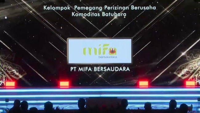 PT Mifa Bersaudara memborong empat penghargaan sekaligus di ajang Good Mining Practice (GMP) Award 2023 pada Jumat (29/9).